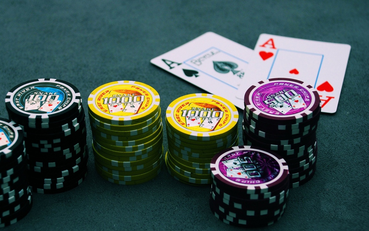 Governor of Poker کھلاڑیوں کے لیے لائیو کیسینو سیکشن